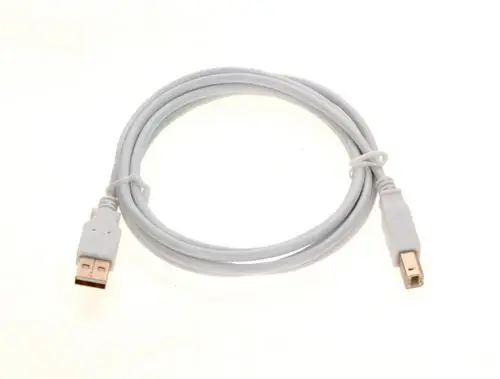 Weißes USB-Kabel von Bosch mit einem Standard-USB-A-Anschluss auf der einen Seite und einem USB-B-Anschluss auf der anderen Seite, dargestellt auf hellem Hintergrund.